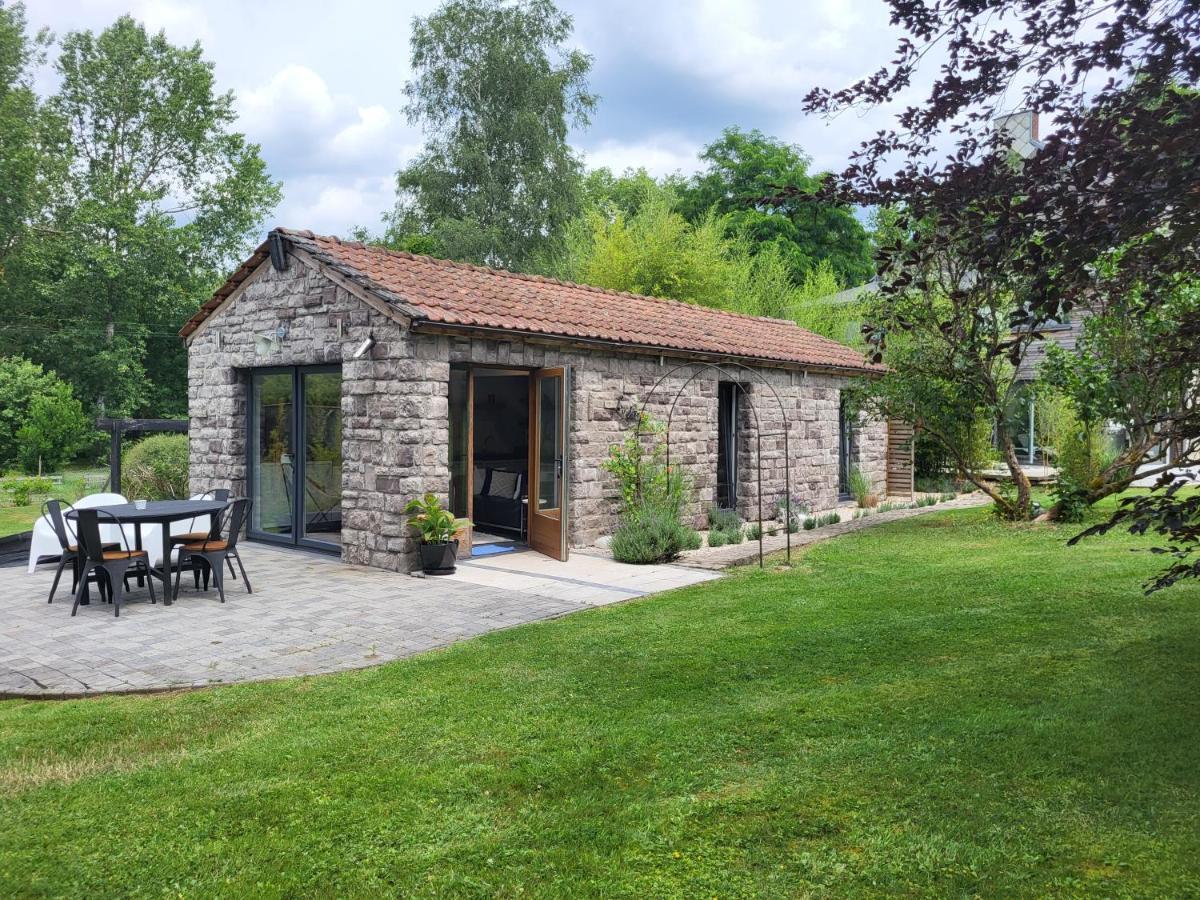 Out & Lodge Les Spirous Les Geronsarts Exterior photo